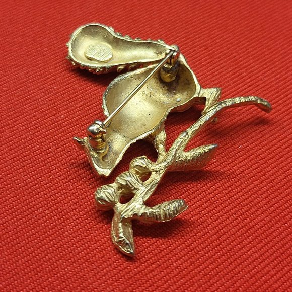 Vintage Hobe Metal Gold Tone Squirrel Brooch Pin Faux Pearls - Picture 7 of 12